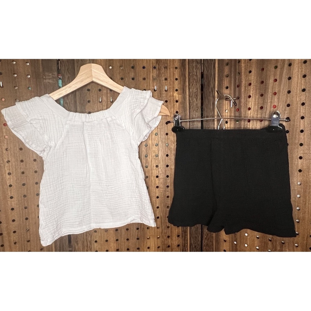 Hello Kitty Girls 2-Piece T-Shirt and Skirt Set Multicolor - Picture 2 of 12